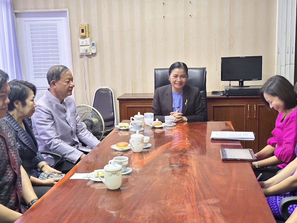 ผอ.สพม.ชัยภูมิ ลงพื้นที่ตรวจเยี่ยม พร้อมมอบนโยบาย “สามดี มีความสุข” ผู้บริหารดี ครูดี นักเรียนดี แก่คณะผู้บริหารโรงเรียนแก้งคร้อวิทยา